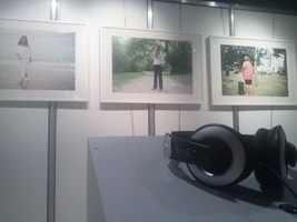 Exposition EN PRISES Casque et photos 